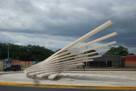 Monument by Plaza Inter